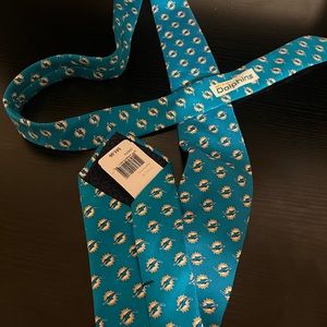 Dolphins tie